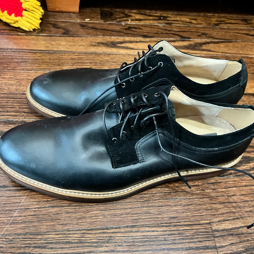 NWOT Aston Grey zottier mens shoes size 12. Black in color